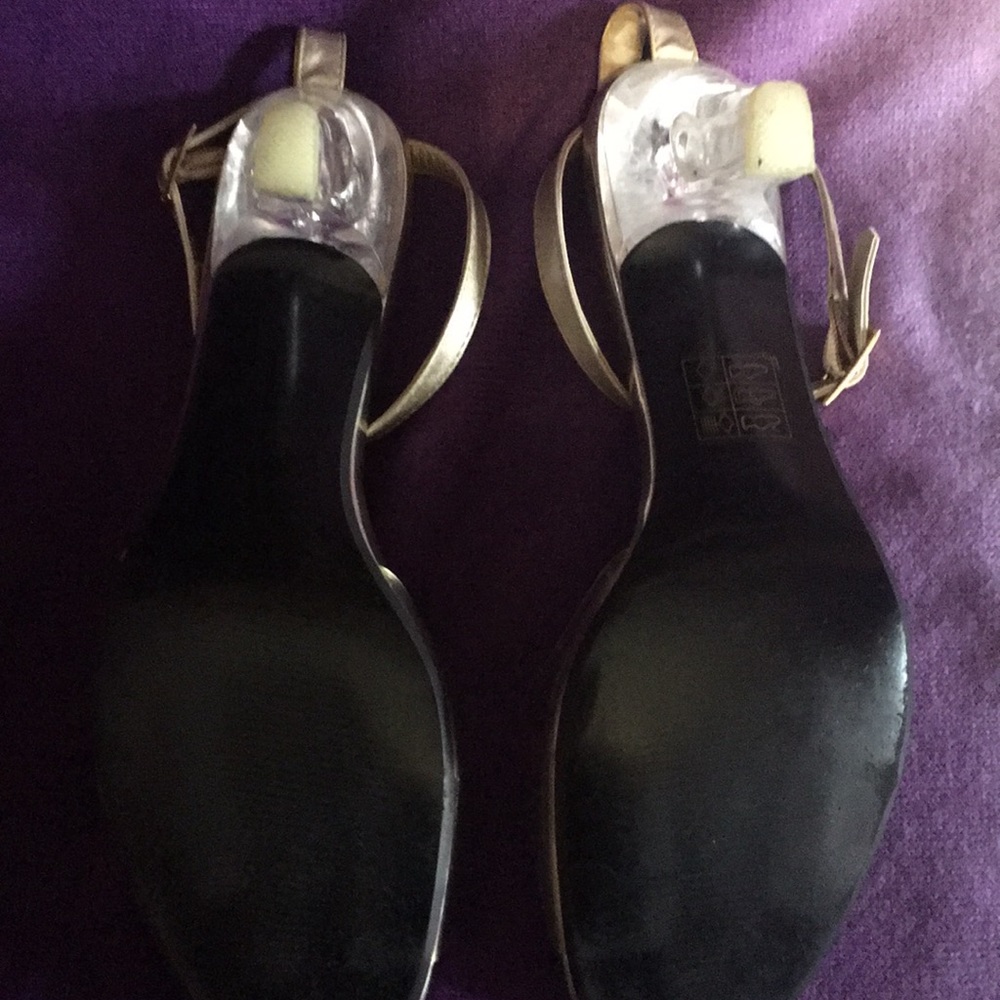 Heels - Picture 4 of 4